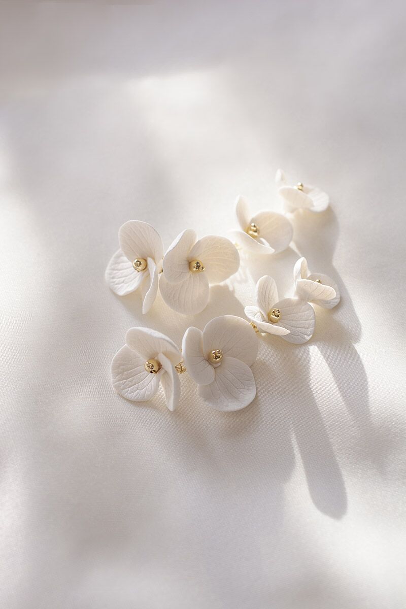 lelógó virágos menyasszonyi fülbevaló
